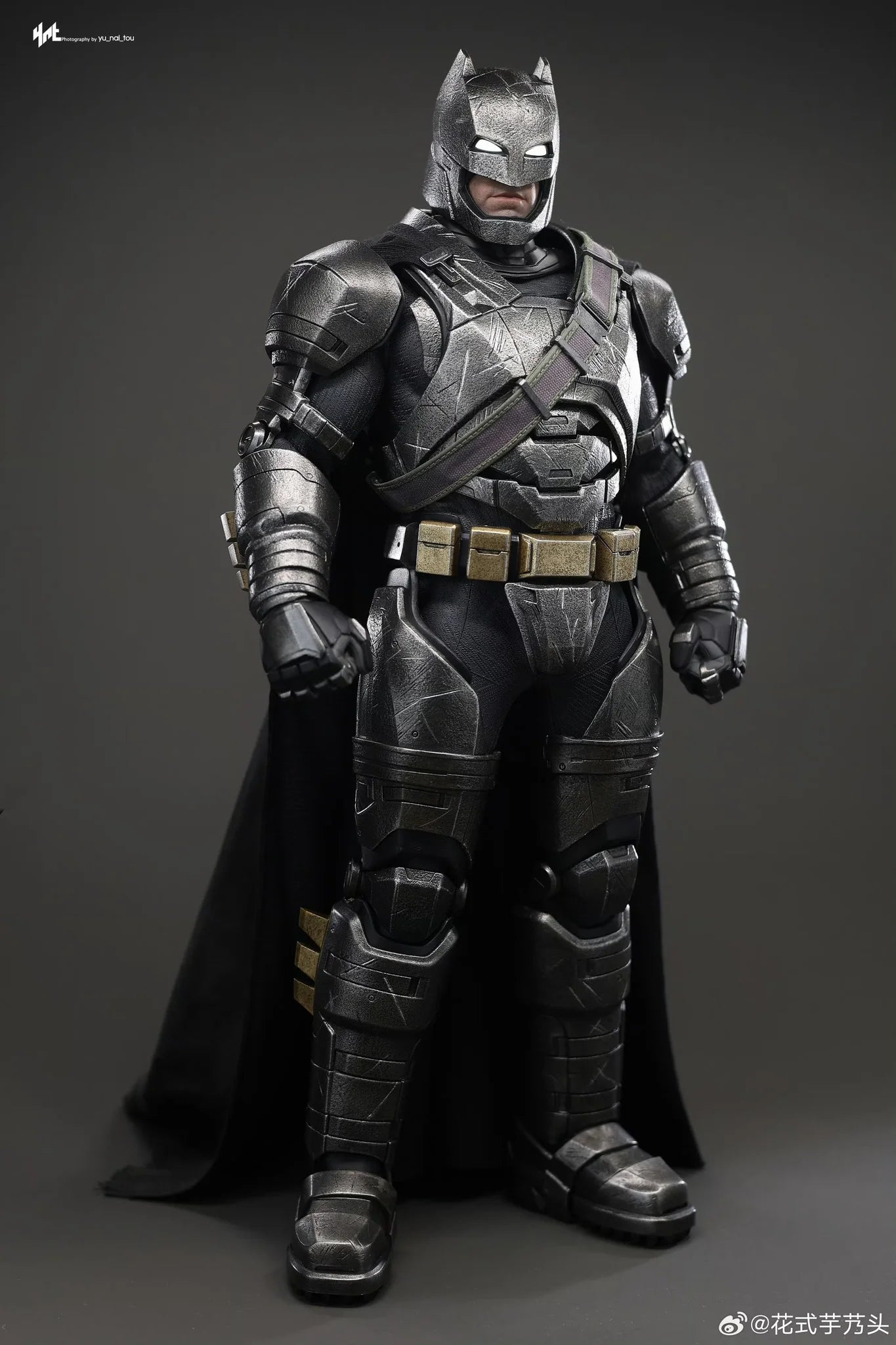 (In Stock) Hot Toys MMS743D63 Batman V Superman Dawn Of Justice - Armored Batman (2.0) 1/6th Scale Collectible Figure (Deluxe Version)
